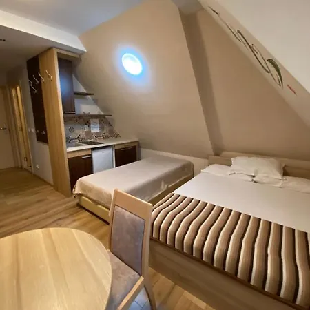 Haski Konaci Kopaonik