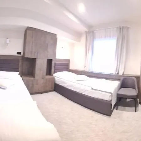 Haski Konaci * Kopaonik
