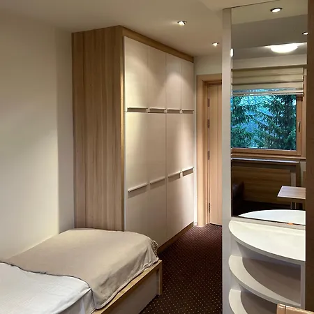 Haski Konaci * Kopaonik